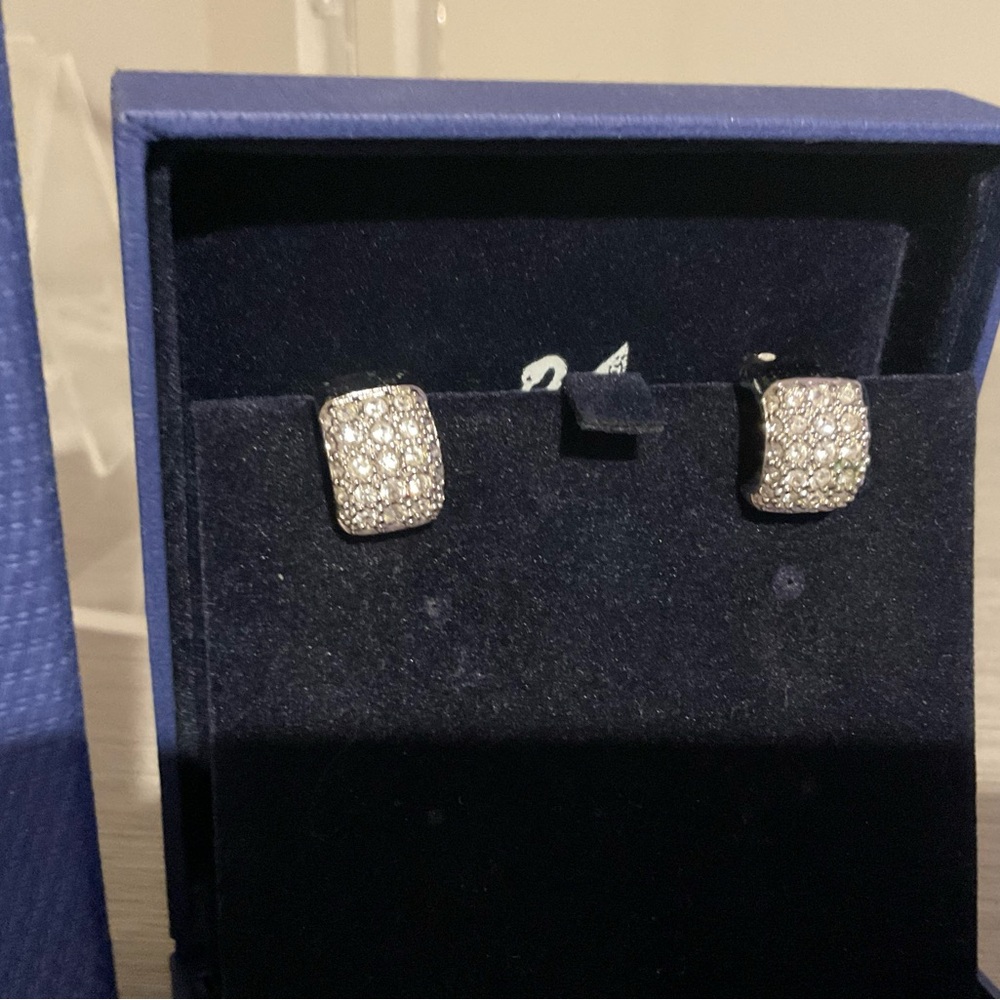 Swarovski Crystal Earrings - Picture 4 of 4